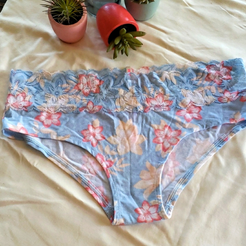 PINK by Victoria's Secret RETIRED NWT